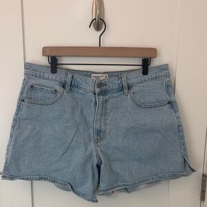 Abercrombie & Fitch High Rise Dad Shorts